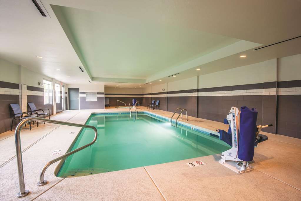 La Quinta Inn & Suites by Wyndham Kingman - photo 6