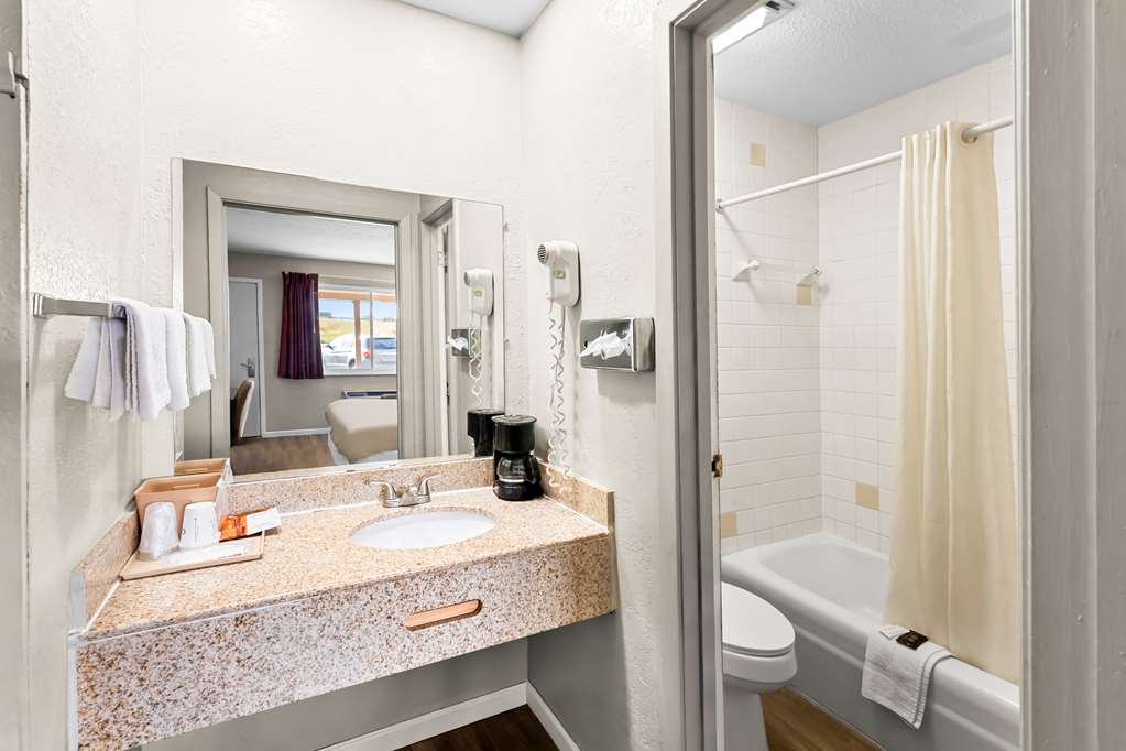 Americas Best Value Inn Marion OH - photo 18