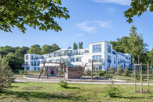 Linden Palais Wohnung 07 — 4-Star Luxury Hotel in Bad Doberan, Germany