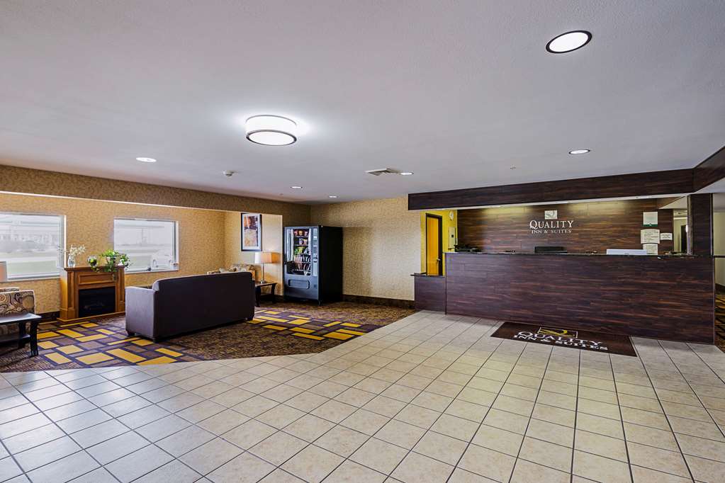 Quality Inn & Suites Belmont Platteville - photo 6
