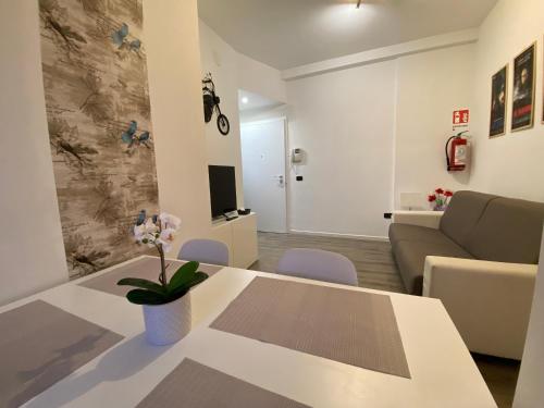 Bright apartment 2 min from metro Centrale&Duomo — 4-Star Luxury Hotel in Milan, Italy