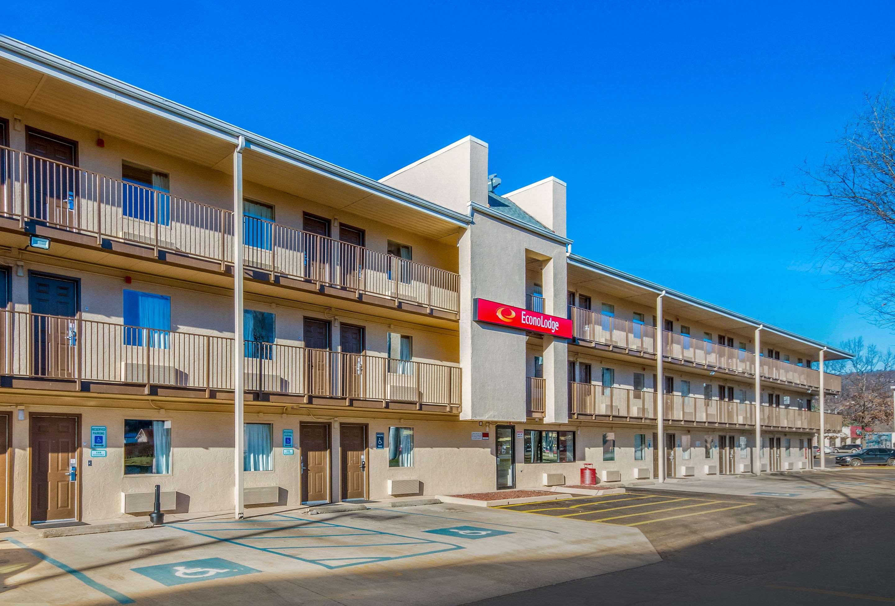Super 8 By Wyndham Charleston WV - photo 2
