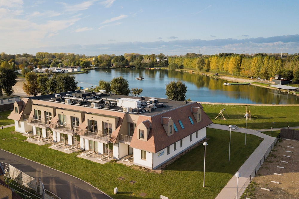Holiday Suites Jabbeke — 4-Star Luxury Hotel in Jabbeke, Belgium