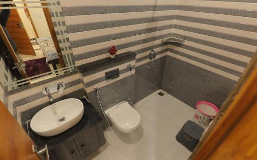 Hotel Nova Inn by StayApart — Bulandshahr — photo 2
