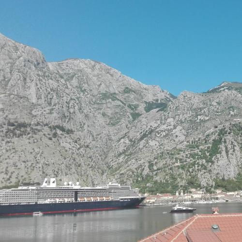 Apartmani Mizdrak — 4-Star Luxury Hotel in Kotor, Montenegro