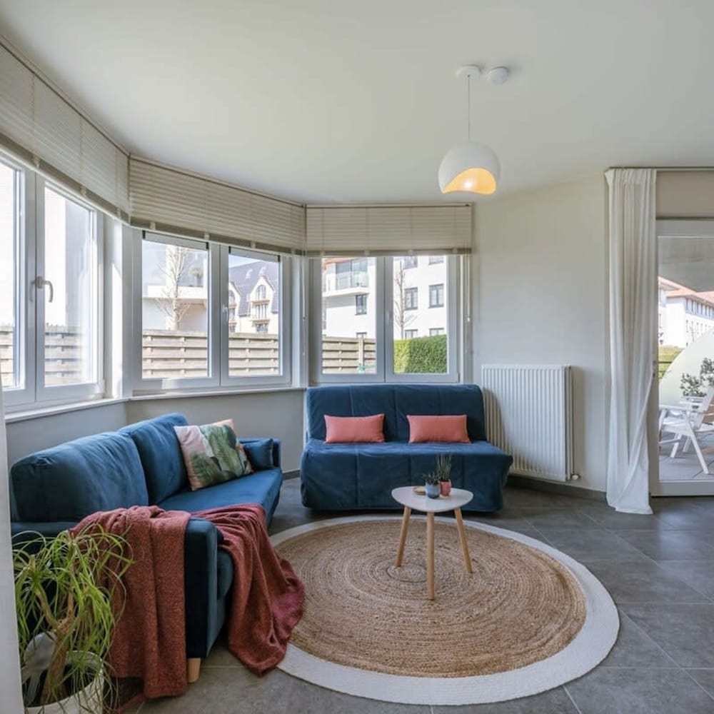 Bright Apartment With Large and Sunny Garden — 4-Star Luxury Hotel in Zuienkerke, Belgium