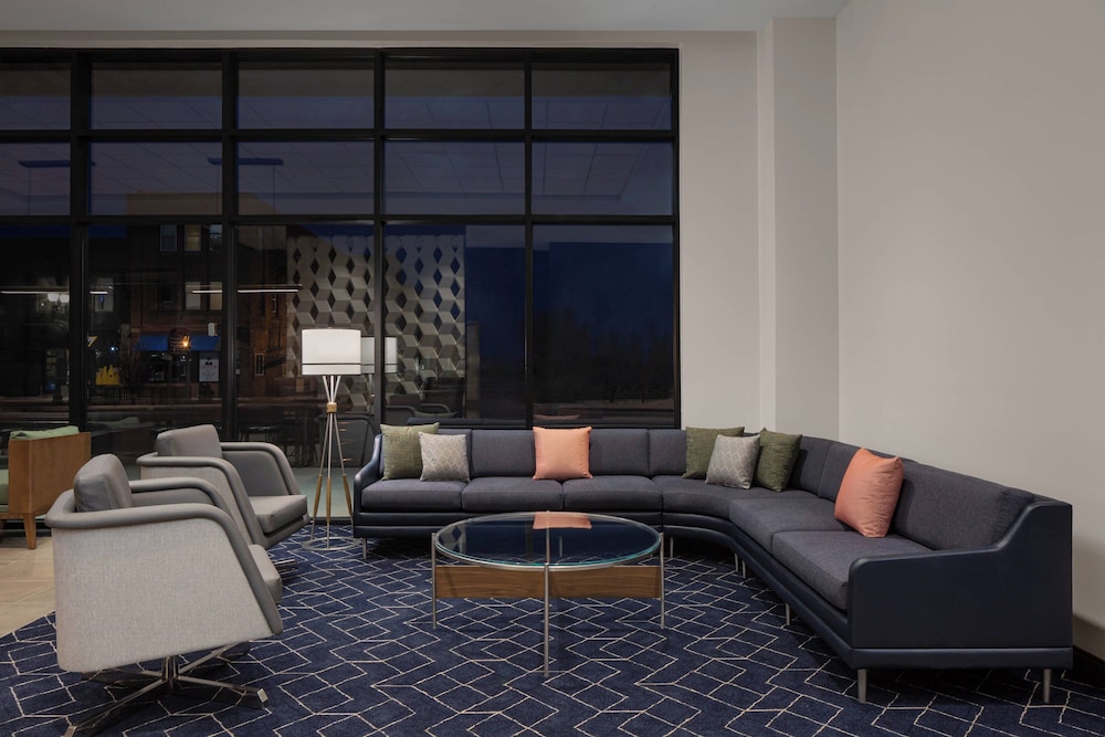 Courtyard by Marriott Lansing Downtown - photo 4