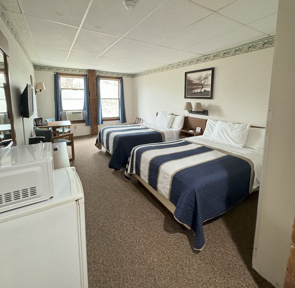 Lake Ontario Motel & Inn - photo 21
