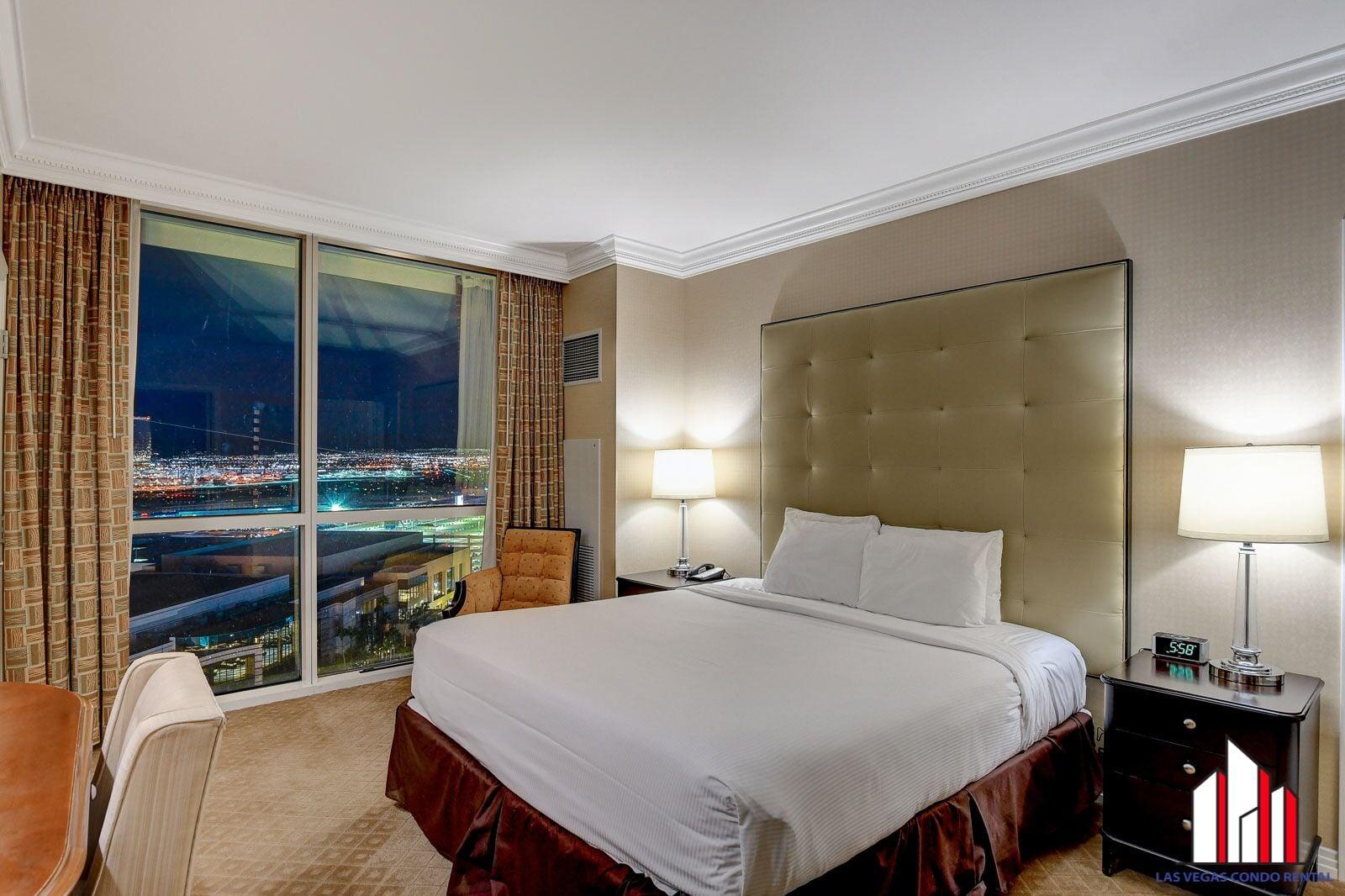 Signature 2Br3Ba F1 View Balcony Ste 21 701 and 03