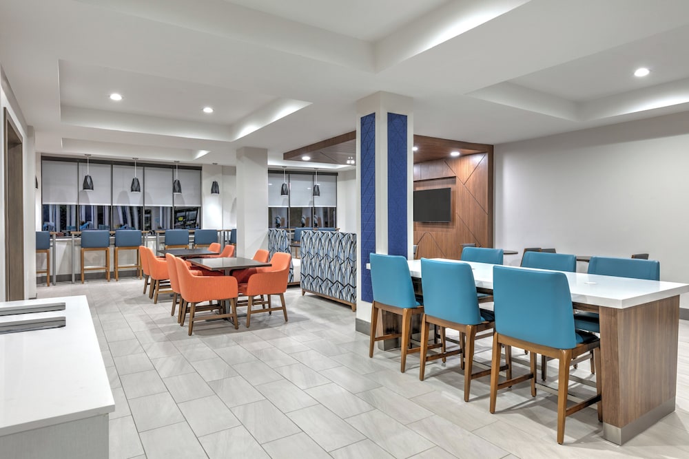 Holiday Inn Express Hotel & Suites Winnie by IHG - photo 23