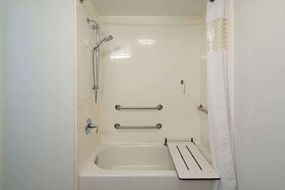 Hampton Inn Los AngelesWest Covina - photo 17