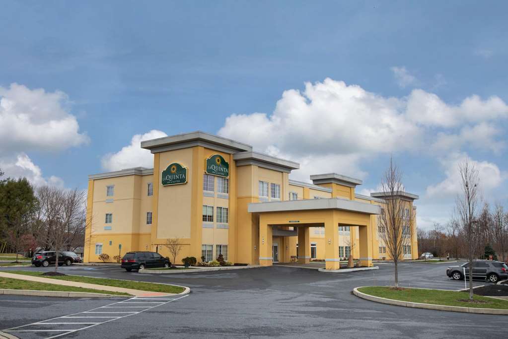 La Quinta Inn & Suites by Wyndham Harrisburg Hershey - featured photo