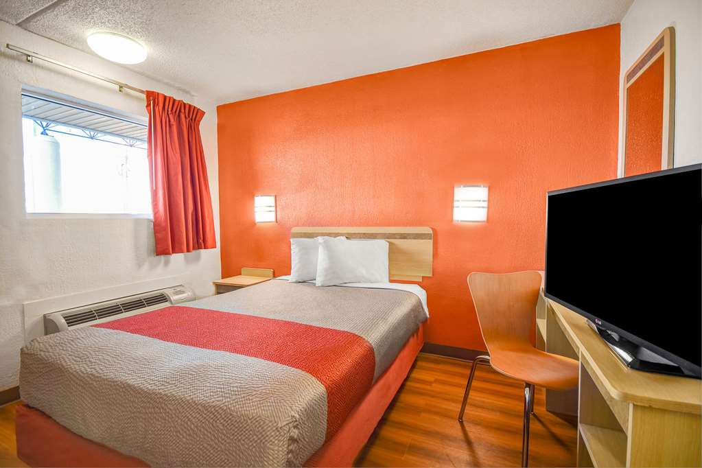 Motel 6 North Ridgeville OH Cleveland Intl Airport N Ridgeville - photo 11