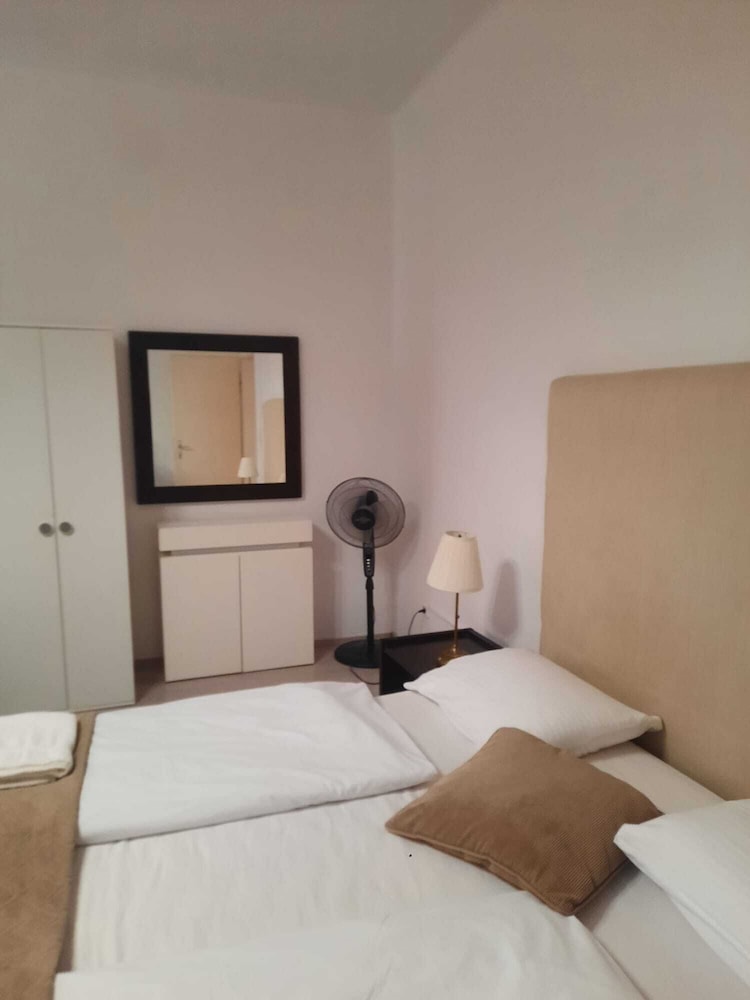 Budget 2BR Apartment For Extended Stay