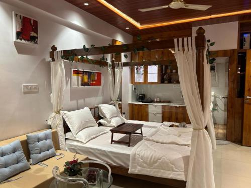 Jacuzzi Hut Staycation in Karjat, India