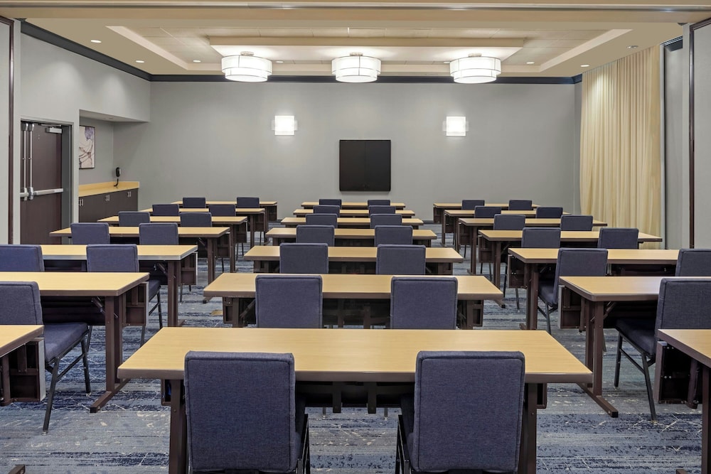 Courtyard by Marriott Long Beach Airport - photo 45