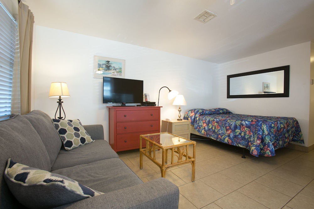 Dolphin Inn Resort - photo 10