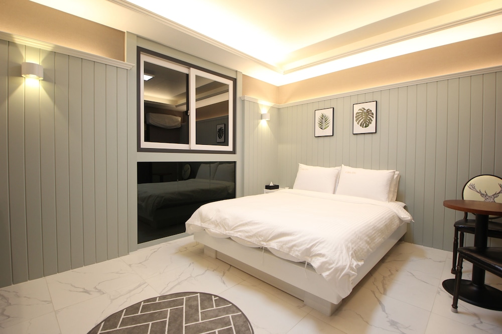 HOTEL Yeogiuhtte Pohang Mundeok in Pohang, South Korea