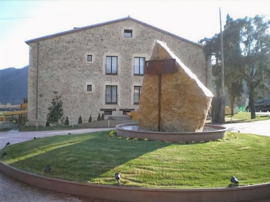 Can Güell Hotel Resort — Sant Ferriol — photo 2