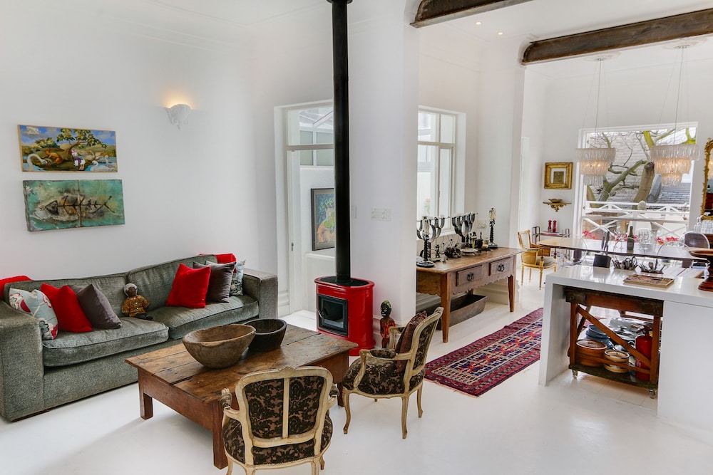 Croxteth House Green — 4-Star Luxury Hotel in Cape Town, South Africa