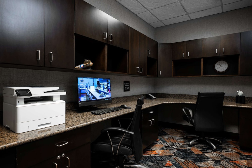 Hampton Inn Evansville Airport - photo 49