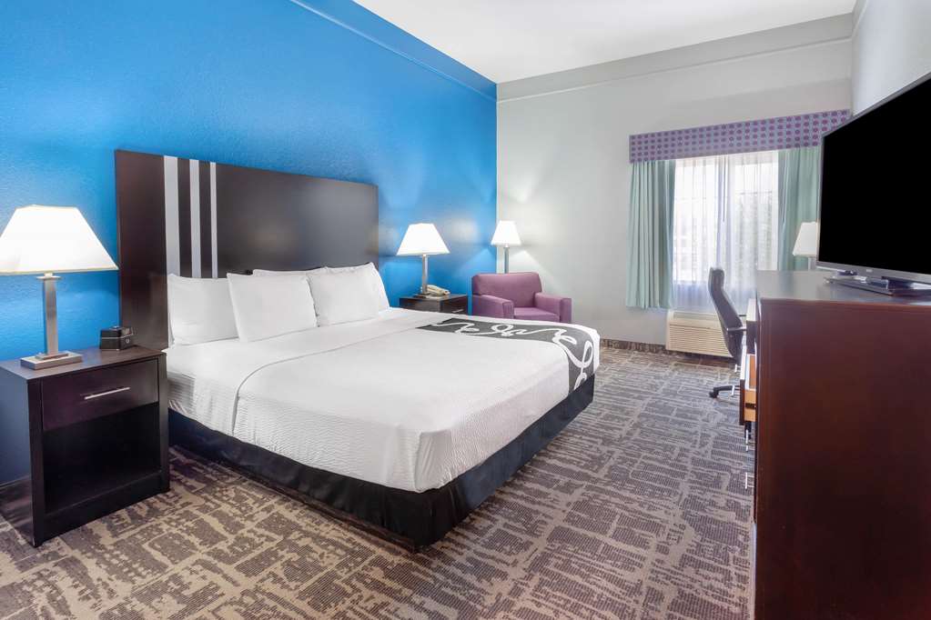 La Quinta Inn & Suites by Wyndham Kerrville - photo 25