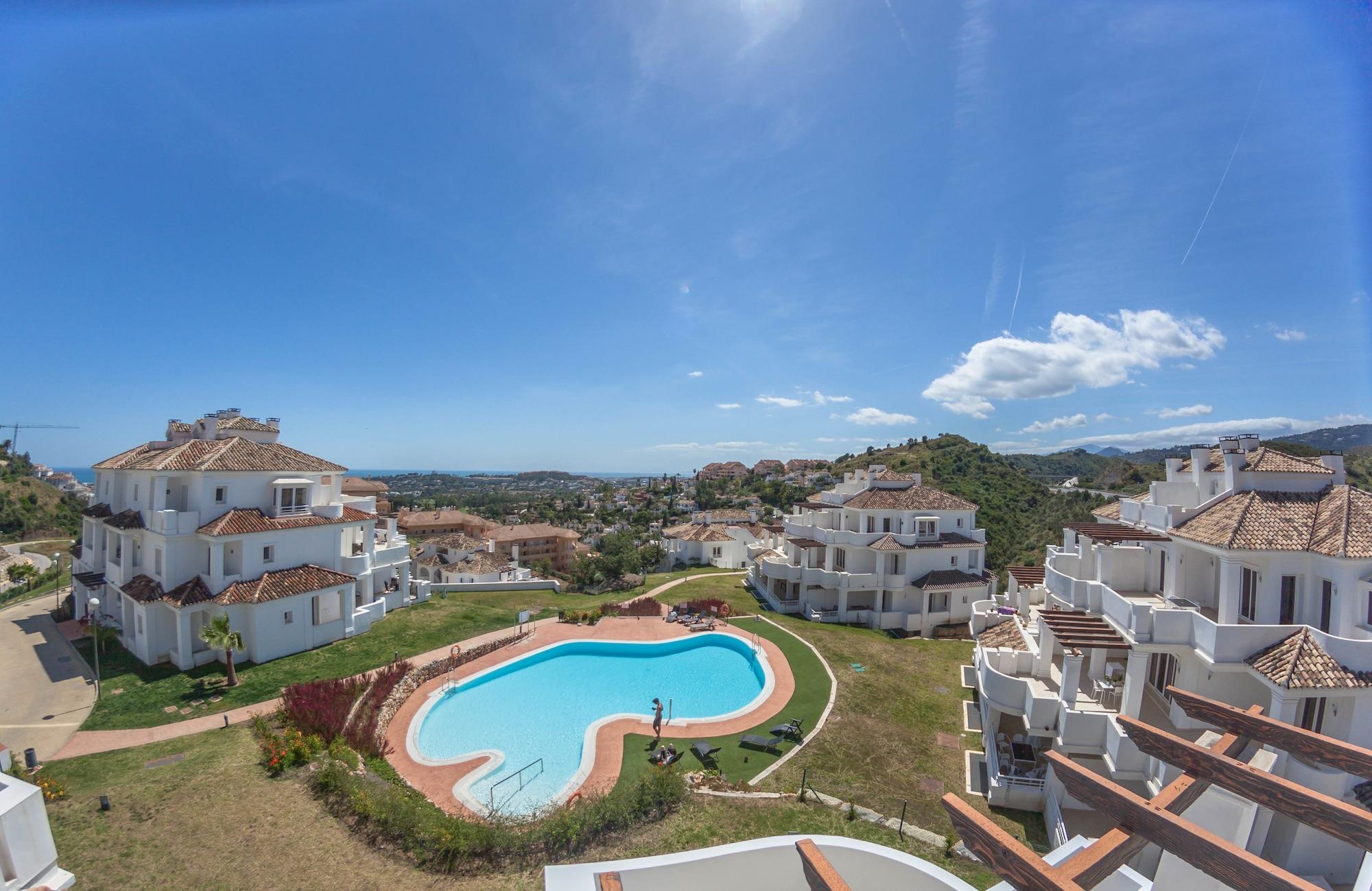 Apartamentos de Lujo Marbella PlanB4All — 4-Star Luxury Hotel in Marbella, Spain