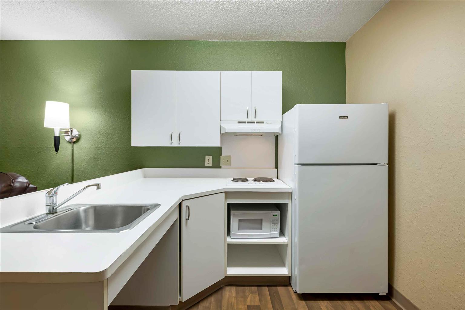 Extended Stay America Select Suites Jacksonville Lenoir Avenue East - photo 28