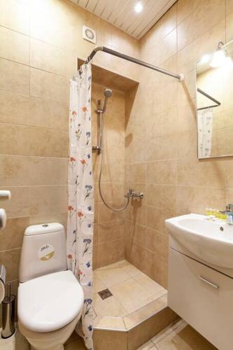 Cozy Apart W AC & free parking in the Town Center