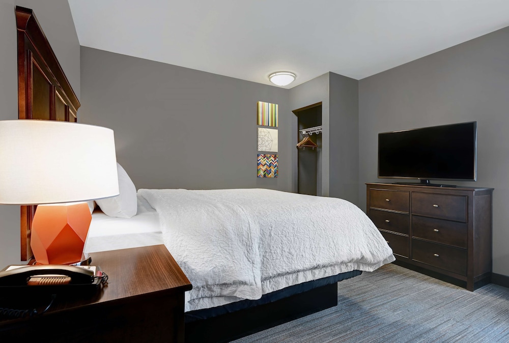 Hampton Inn Farmington - photo 20