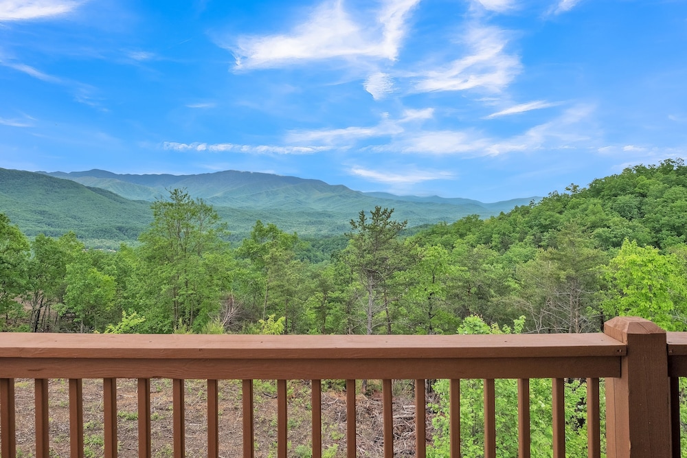 Sky Views Panoramic Views 2 Bedroom Cabin by Heavenly Views Resort - photo 23