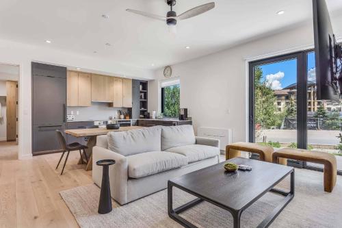 Electric Pass Lodge 108 by Snowmass Mountain Lodging — 4-Star Luxury Hotel in Snowmass Village, United States