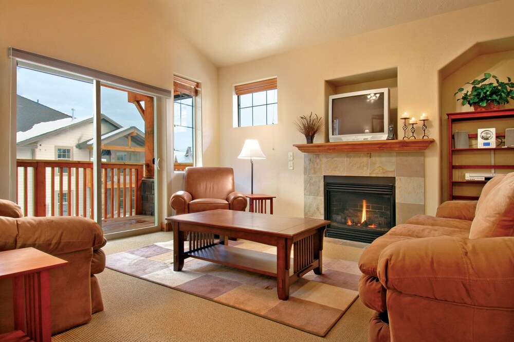 Fox Point at Redstone by All Seasons Resort Lodging - photo 21