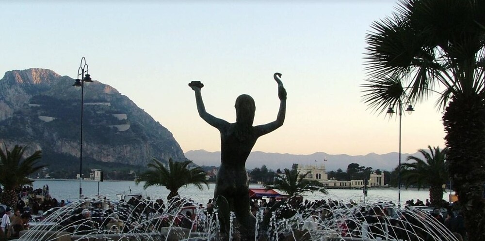 Holiday & House Imparato Vacanze Prestige Mondello — 4-Star Luxury Hotel in Palermo, Italy