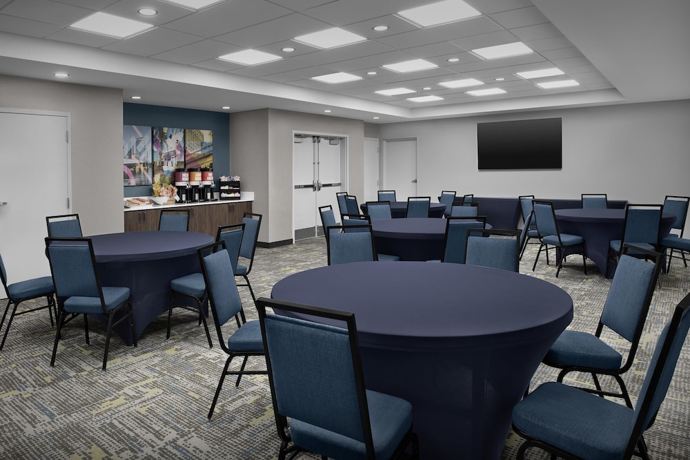 Hampton Inn & Suites Jacksonville South Bartram Park - photo 39