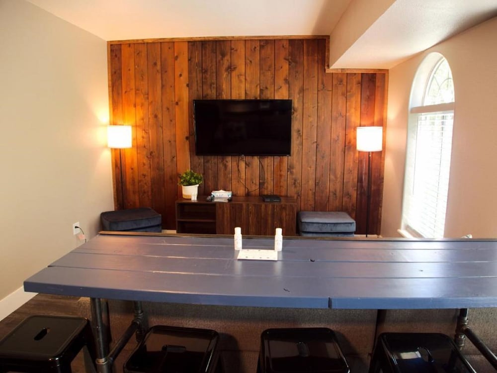 The Inn at Boatworks - photo 23