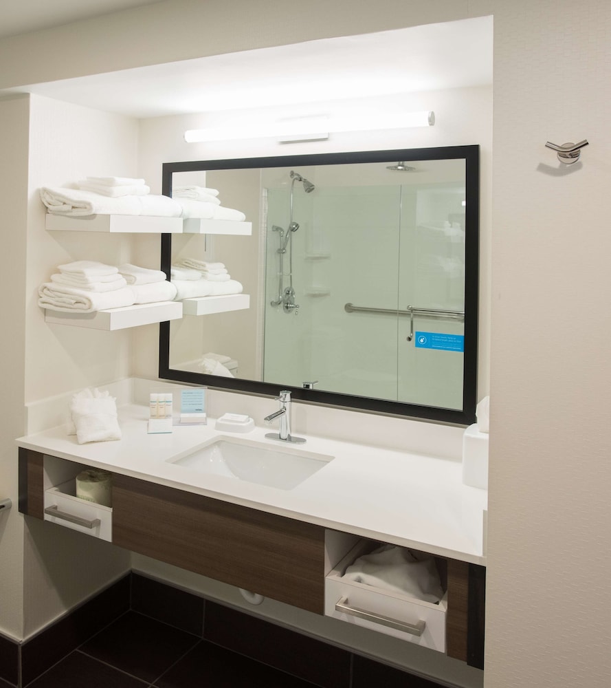 Hampton Inn Wooster - photo 25