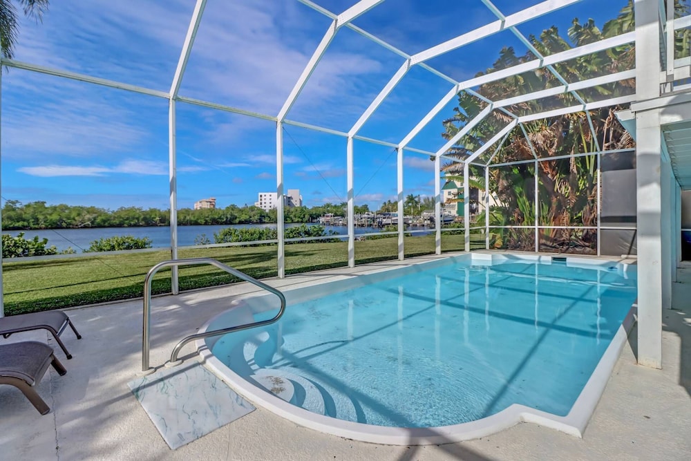 250 1St St A in Bonita Springs, United States