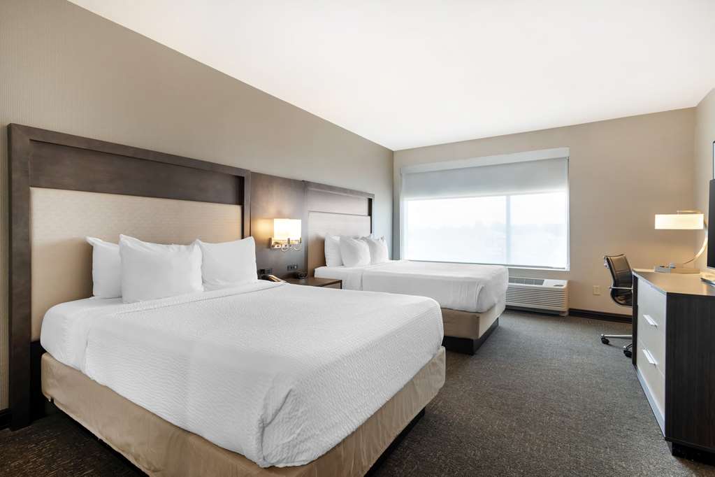Best Western Plus Executive Residency Rigby's Water World Hotel - photo 16