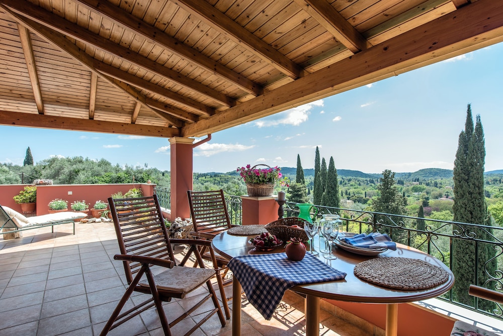 Lilys House — 4-Star Luxury Hotel in Corfu, Greece