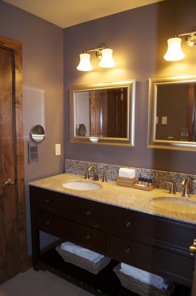 Torchlight Inn - photo 29