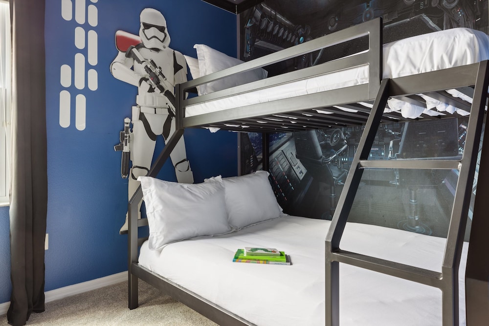Sleeps 18 Solterra Resort Pool GameRoom Themed BDRs Broad Oak by AvantStay - photo 39