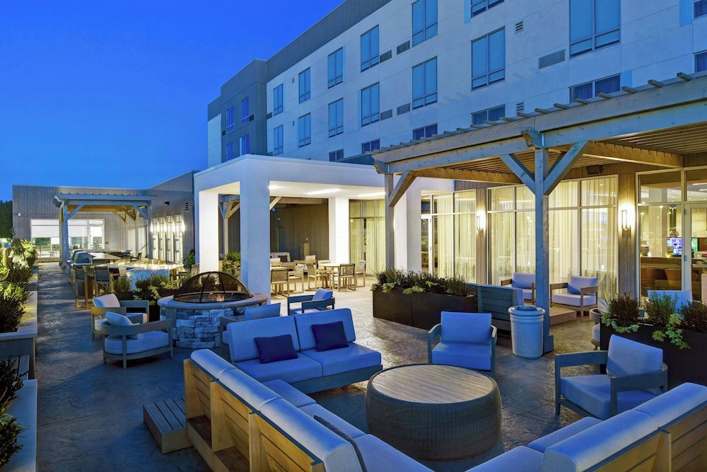 Courtyard by Marriott Hamilton - photo 26