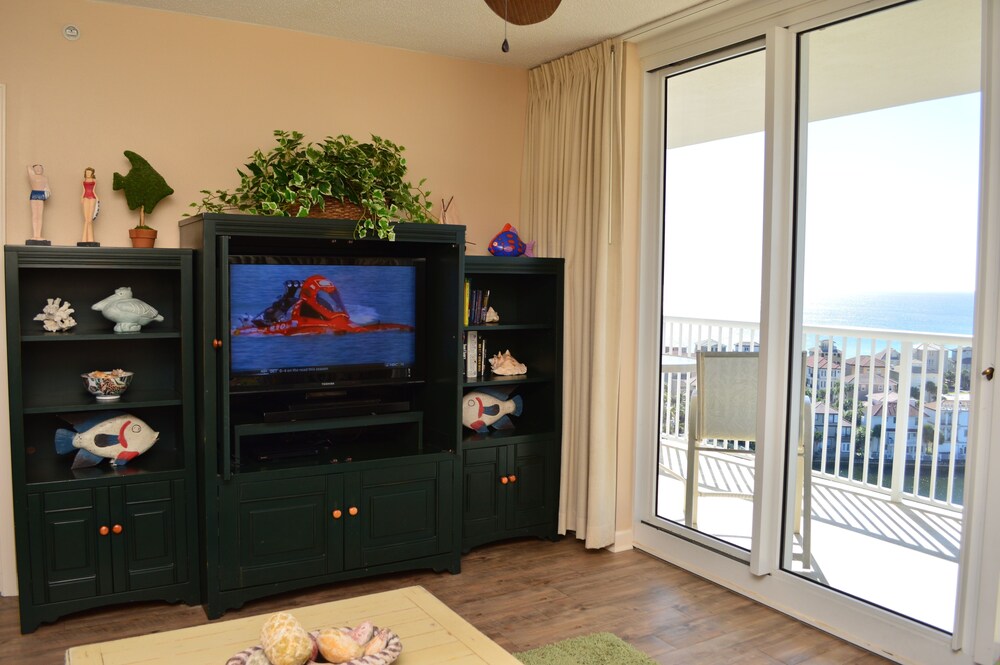 Pelican Beach Resort - photo 33