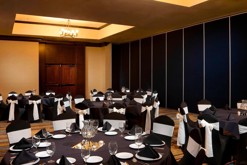 Fairfield Inn & Suites Houston Intercontinental Airport - photo 20