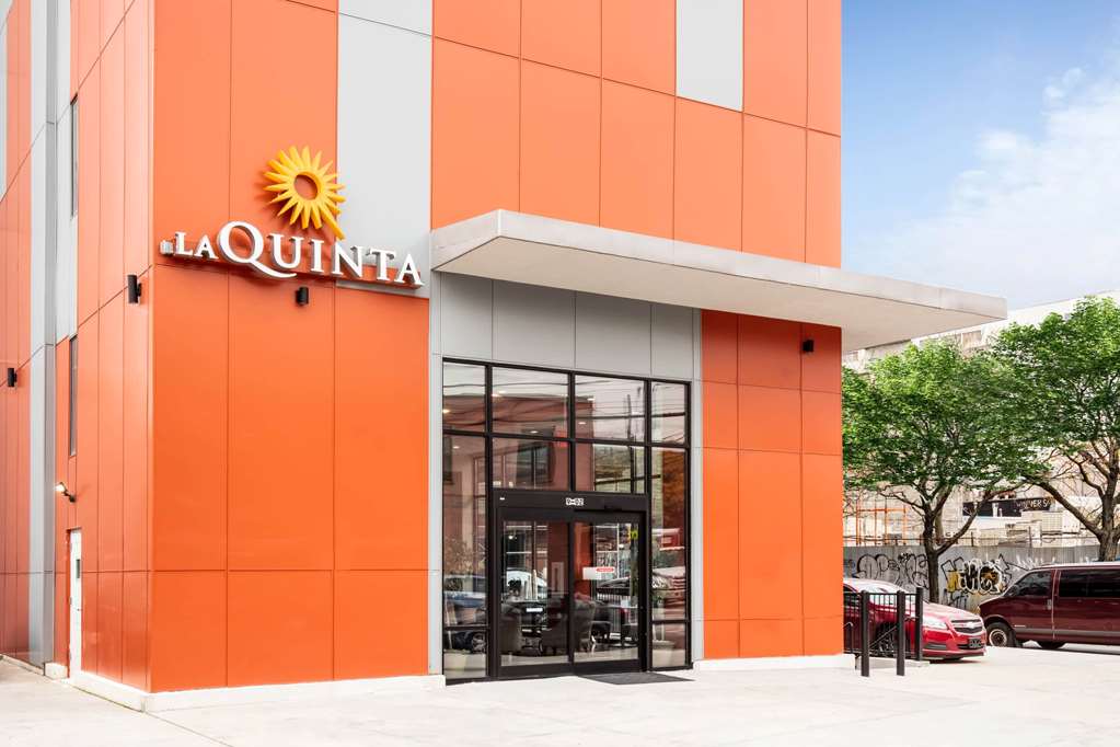 La Quinta Inn and Suites Long Island City - photo 3