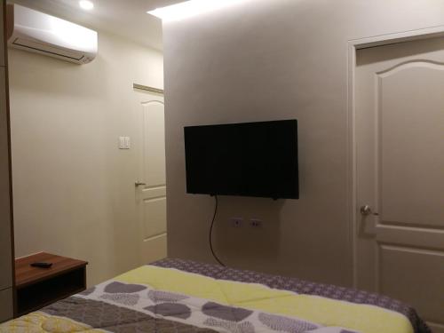 Adria Residences Sapphire Garden 2 Bedroom for 4 person — 4-Star Luxury Hotel in Manila, Philippines
