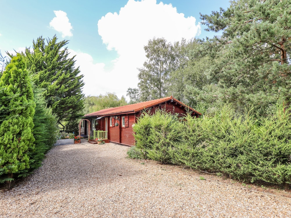 Lakeside Lodge Retreat — 4-Star Luxury Hotel in Lincoln, United Kingdom