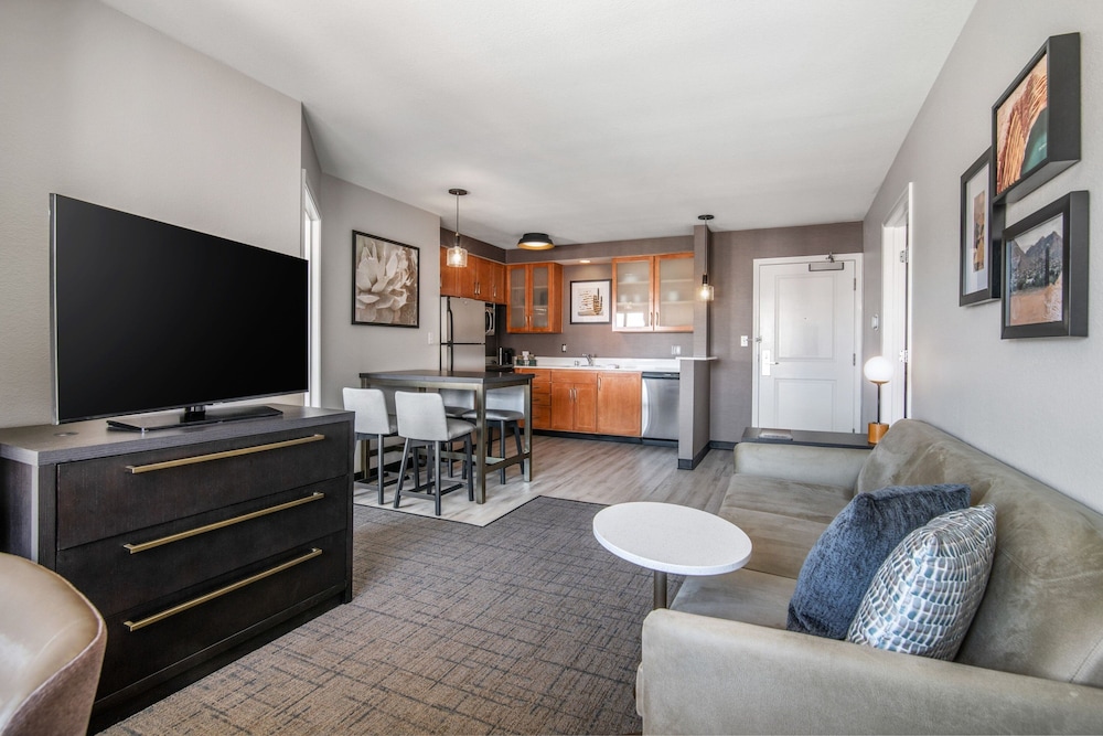 Residence Inn Phoenix Glendale Sports & Entertainment District - photo 25