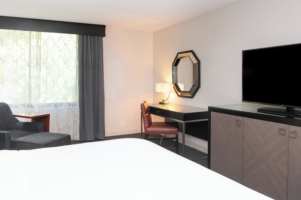 Sheraton Minneapolis West Hotel - photo 21